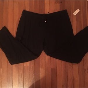 NWT Ankle Flowy Jogger Size Large